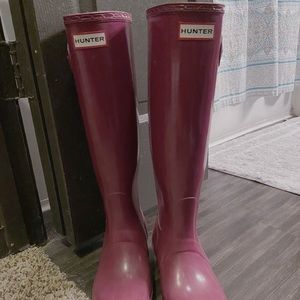 Hunter original tall rain boots & tall boot socks